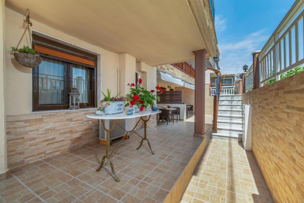House Kostas On The Beach Sarti Exterior photo